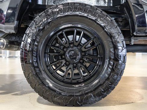 Used 2022 Ford F250 Platinum w/ FX4 Off-Road Package AWD/4WD image 26