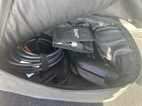 Used 2023 Jeep Wrangler Unlimited Rubicon 4xe w/ Steel Bumper Group image 33