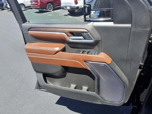 Used 2024 GMC Sierra 2500 Denali Ultimate AWD/4WD image 6