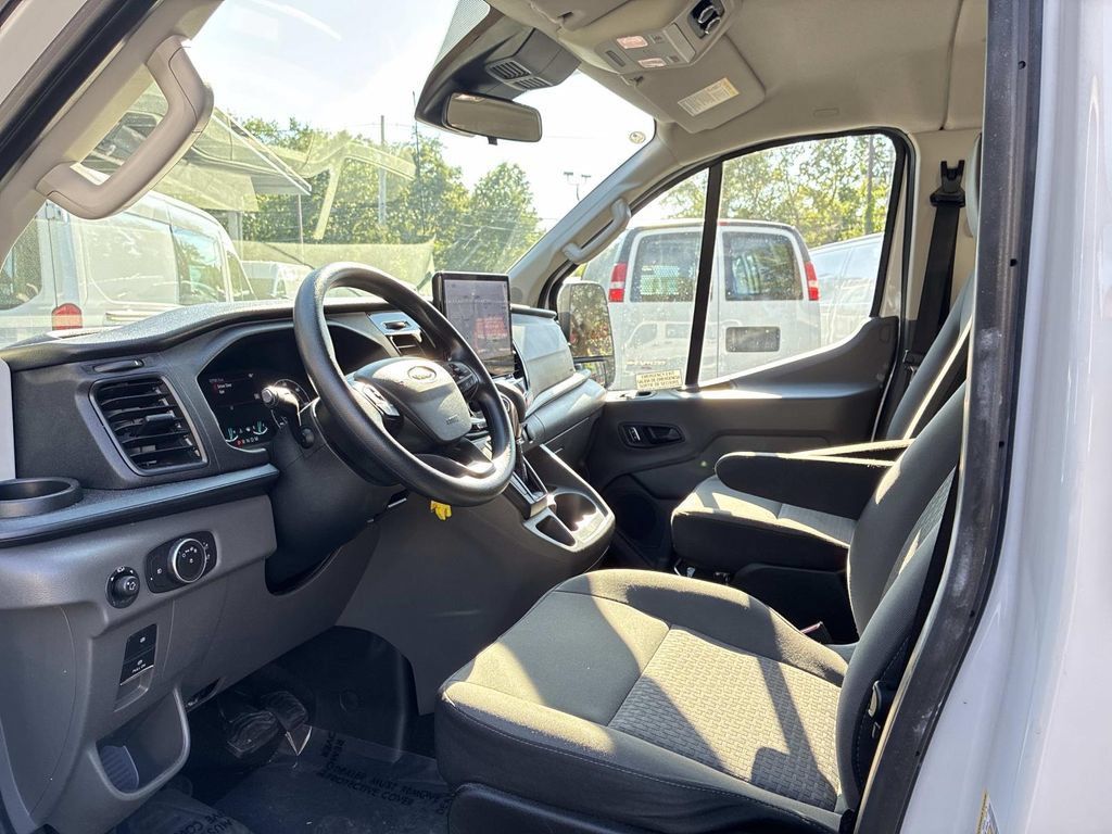 Used 2024 Ford Transit 350 XLT RWD image 31