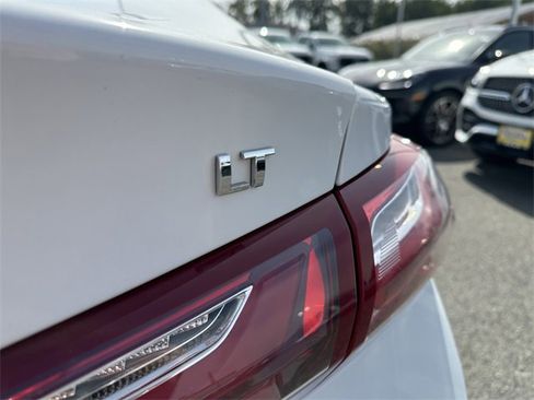 Used 2022 Chevrolet Malibu LT image 46