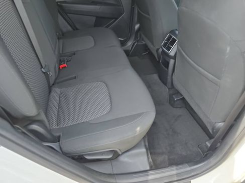 Used 2023 Kia Sportage LX FWD image 12