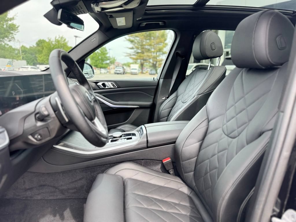Used 2024 BMW X5 xDrive40i AWD/4WD image 16