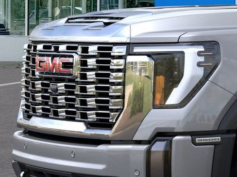 New 2026 GMC Sierra 3500 Denali w/ Denali Reserve Package image 13