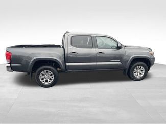 Used 2017 Toyota Tacoma SR5 w/ Tow Package AWD/4WD video 2