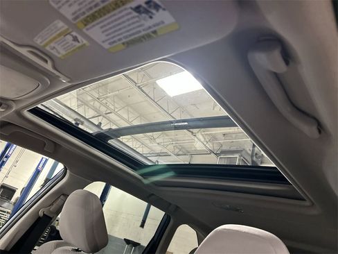 Used 2019 Subaru Forester Premium w/ All-Weather Package image 24