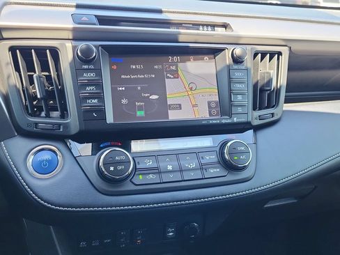Used 2018 Toyota RAV4 Limited AWD/4WD image 27