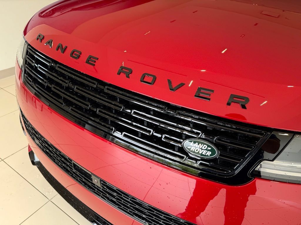 New 2025 Land Rover Range Rover Sport Dynamic SE AWD/4WD image 5