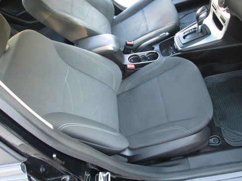 Used 2017 Ford Fiesta SE image 17