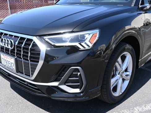 Used 2020 Audi Q3 2.0T Premium Plus w/ Premium Plus Package AWD/4WD image 13