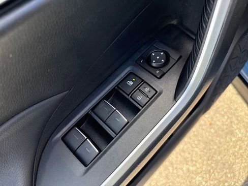 Used 2023 Toyota RAV4 AWD Hybrid image 10