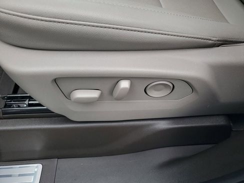 Used 2026 GMC Sierra 1500 SLT w/ SLT Premium Package AWD/4WD image 7