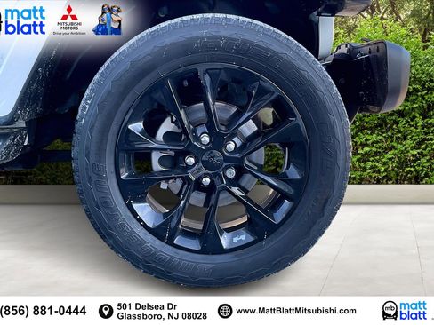 Used 2021 Jeep Wrangler Unlimited Sahara w/ Cold Weather Group image 10