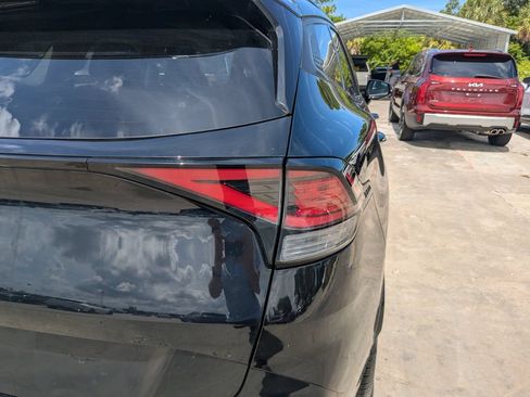 Certified 2023 Kia Sportage SX FWD image 11