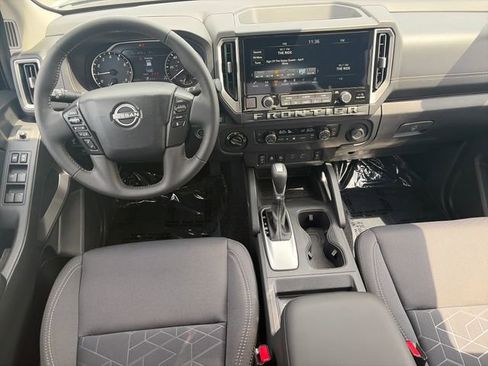 Used 2025 Nissan Frontier SV w/ SV Convenience Package AWD/4WD image 15