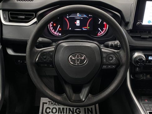 Used 2025 Toyota RAV4 XLE AWD/4WD image 14