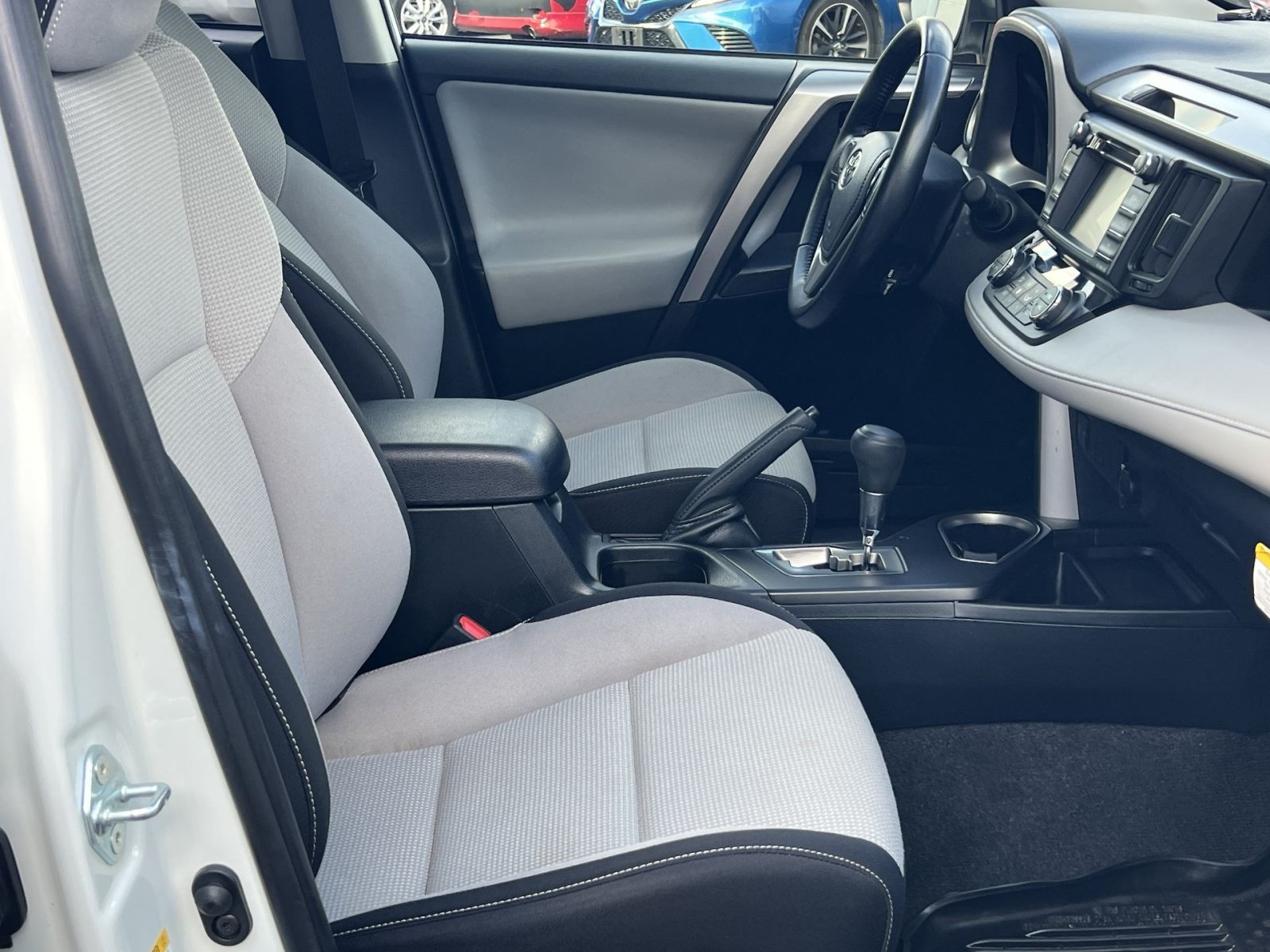 Used 2018 Toyota RAV4 XLE w/ Plus Extra Value Package AWD/4WD image 27