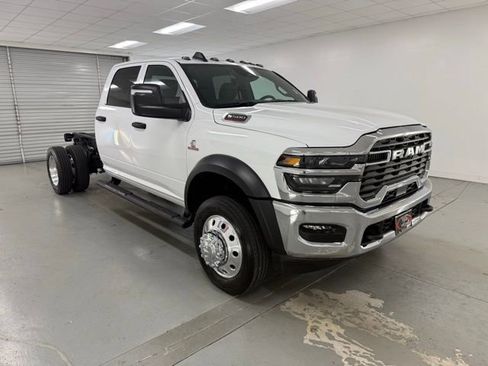 New 2026 RAM 5500 Tradesman w/ Chrome Appearance Group image 3