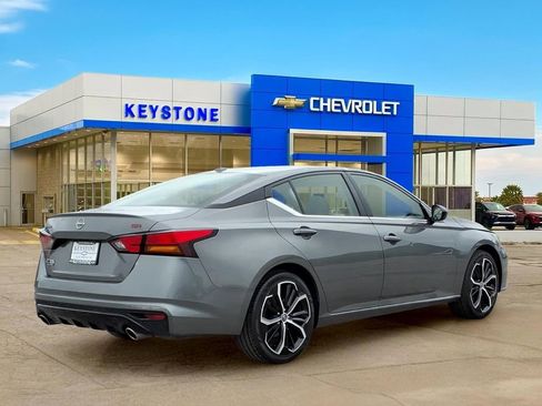 Used 2024 Nissan Altima 2.5 SR FWD image 7