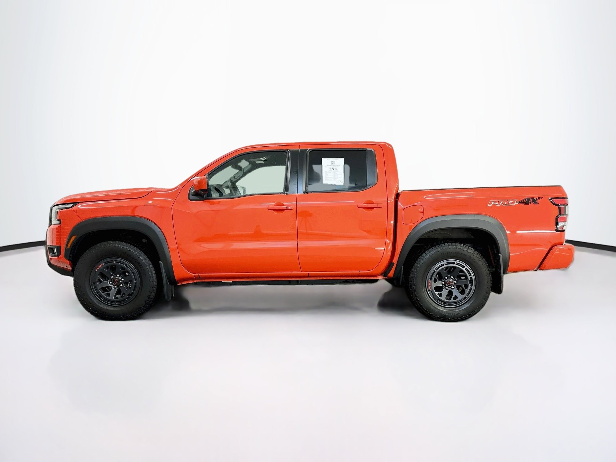 Used 2025 Nissan Frontier PRO-4X w/ Pro Convenience Package AWD/4WD image 4