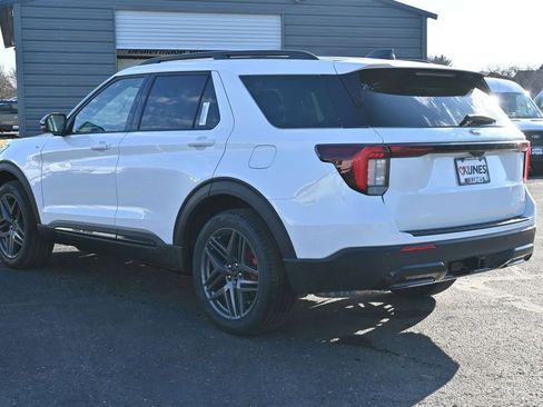 New 2026 Ford Explorer ST-Line w/ ST-Line Street Pack image 8