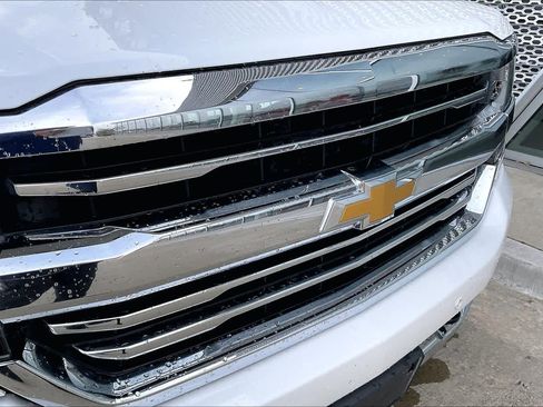 Used 2018 Chevrolet Silverado 1500 High Country image 28