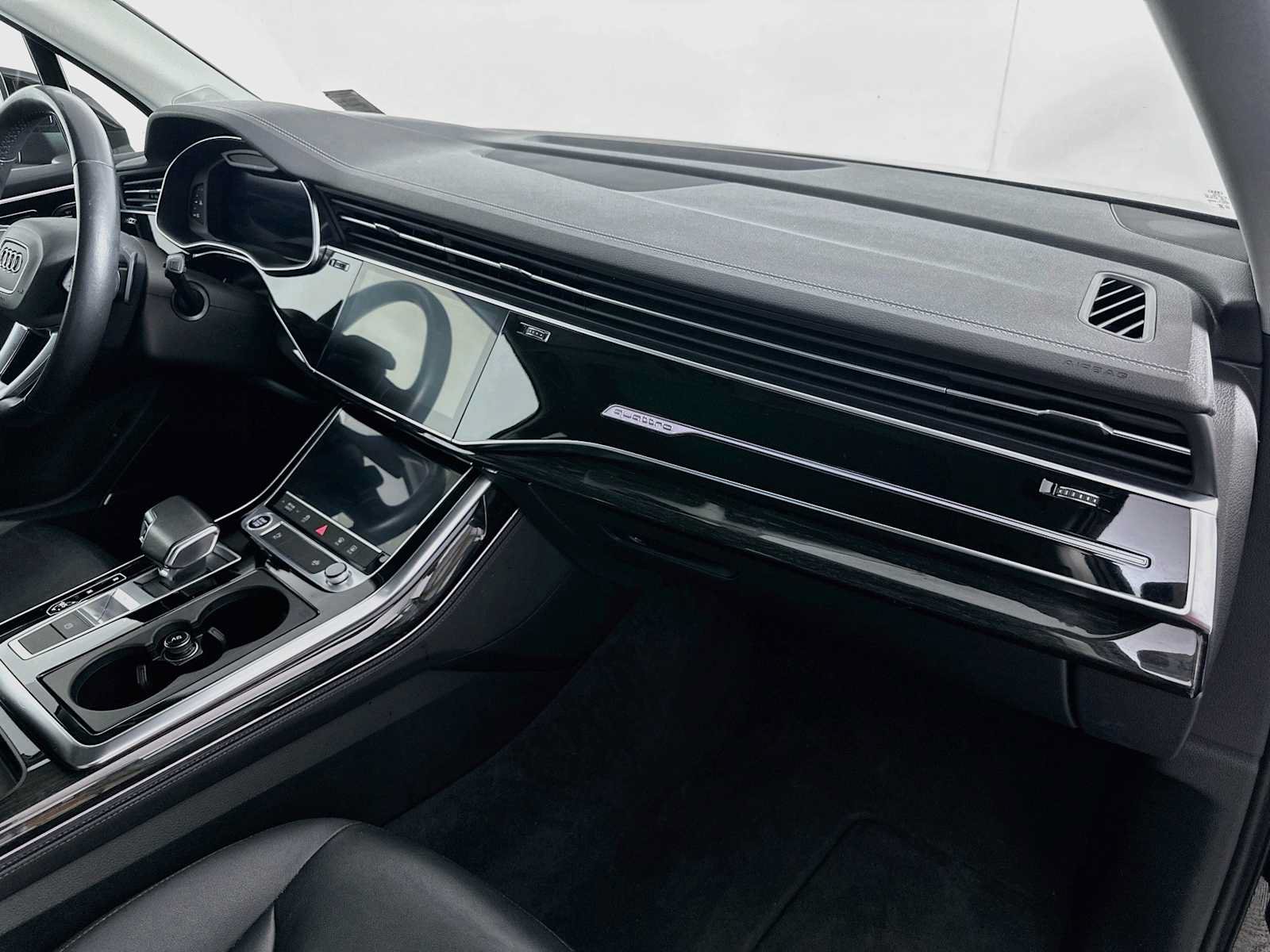 Used 2024 Audi Q7 3.0T Premium Plus AWD/4WD image 30