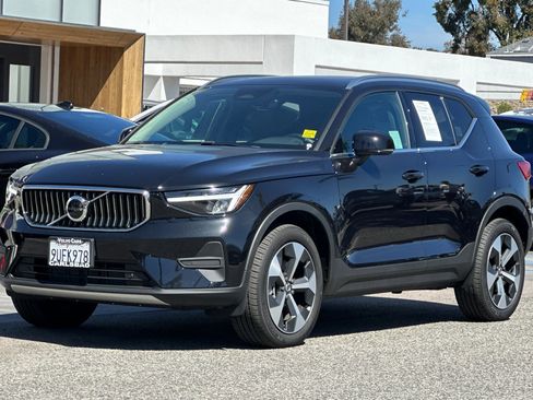 Certified 2025 Volvo XC40 B5 Core w/ Protection Package Premier image 8
