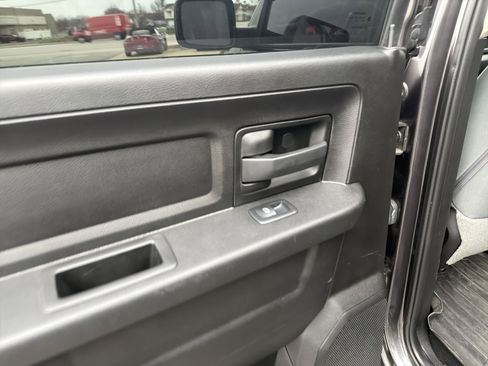 Used 2019 RAM 1500 Express image 34