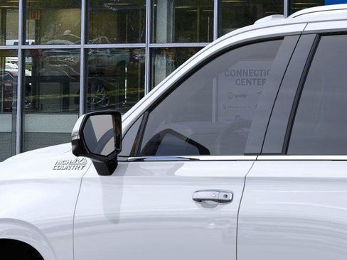 New 2026 Chevrolet Tahoe High Country AWD/4WD image 12