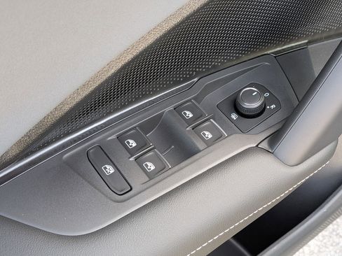New 2026 Volkswagen Tiguan SE R-Line AWD/4WD image 13