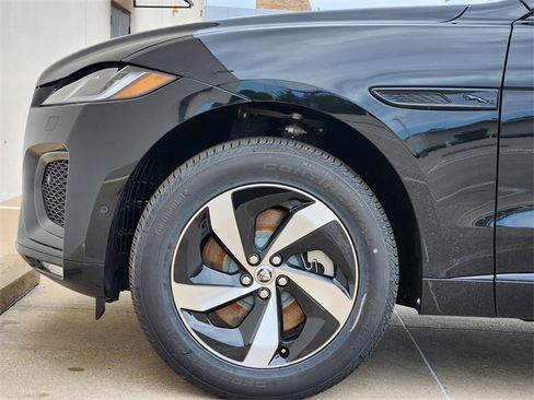 Used 2026 Jaguar F-PACE R-Dynamic S image 6