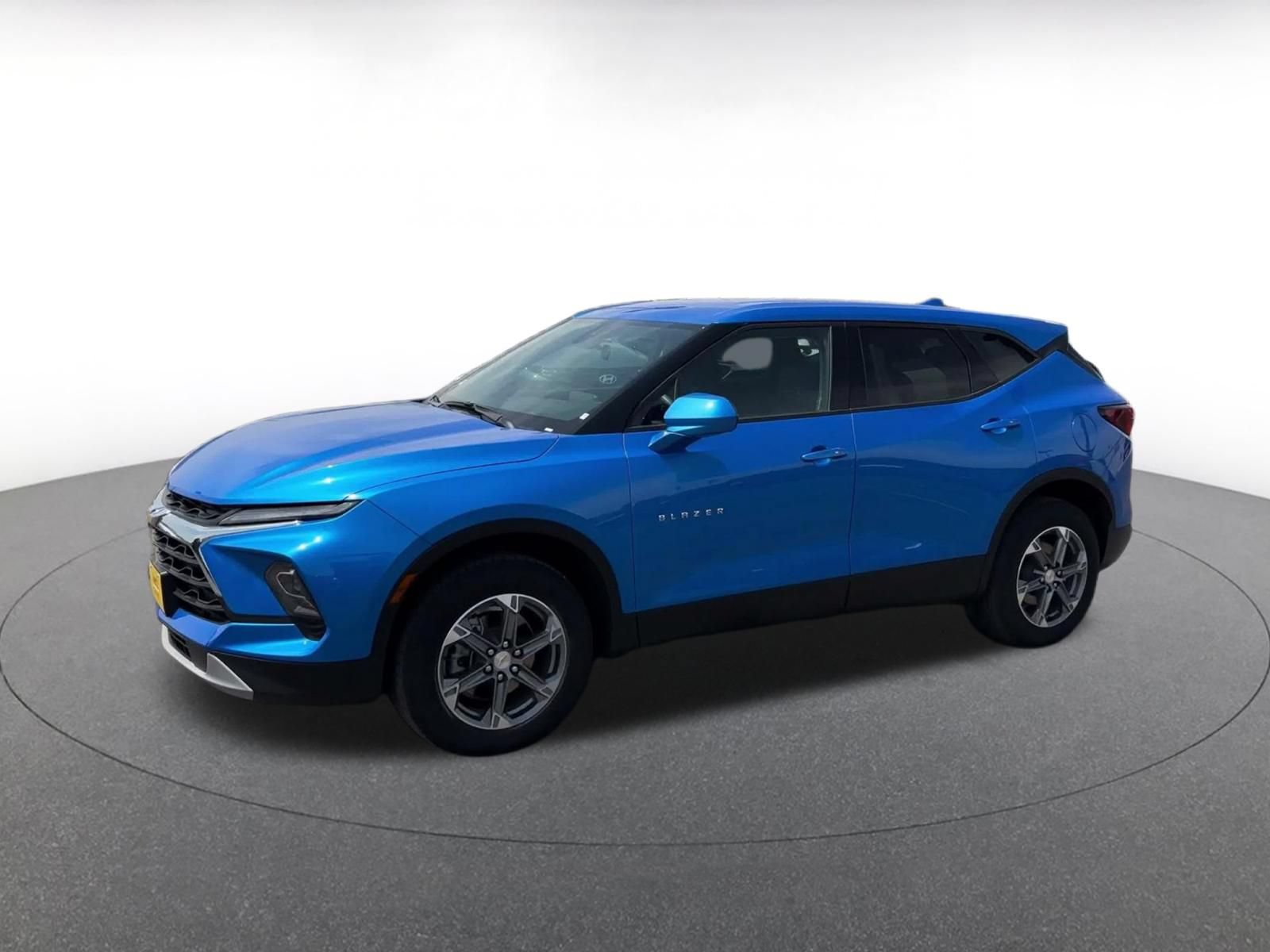 Used 2025 Chevrolet Blazer LT FWD image 7