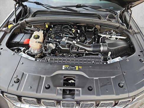 Used 2022 Jeep Grand Cherokee Limited AWD/4WD image 23