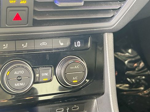 Used 2022 Volkswagen Jetta GLI Autobahn FWD image 19