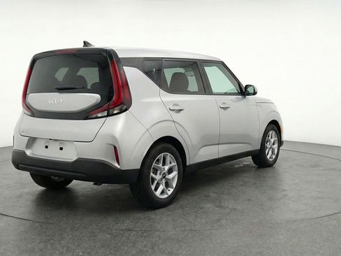 Used 2025 Kia Soul LX w/ LX Technology Package image 9