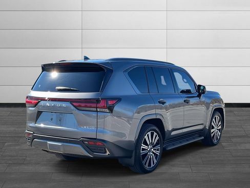 Used 2023 Lexus LX 600 4WD w/ Luxury Package image 5