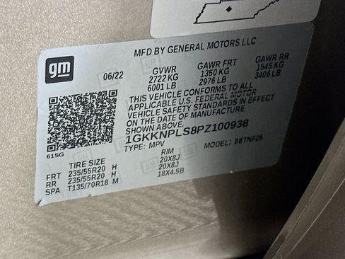 Used 2023 GMC Acadia Denali w/ Denali Ultimate Package FWD image 12
