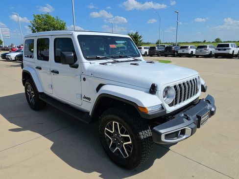 New 2026 Jeep Wrangler Unlimited Sahara AWD/4WD image 7