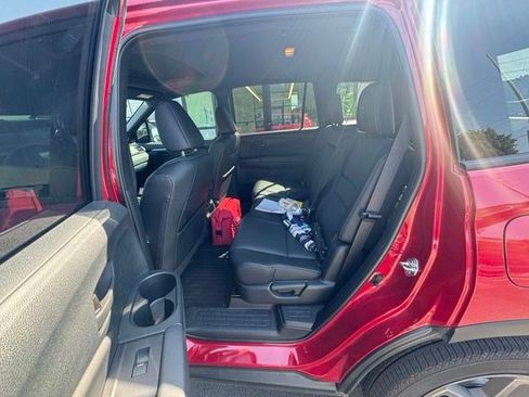 Used 2023 Honda Passport EX-L image 11