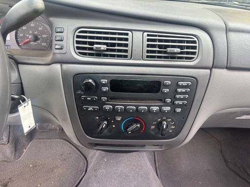 Used 2006 Ford Taurus SE FWD image 15