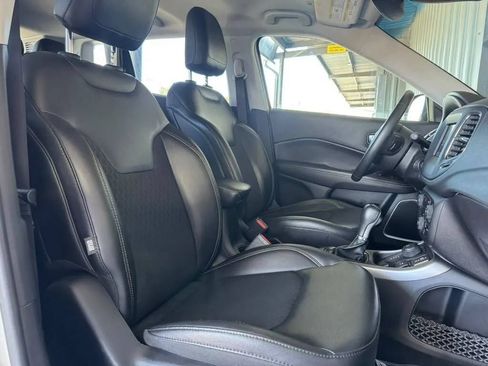 Used 2019 Jeep Compass Latitude w/ Popular Equipment Group AWD/4WD image 19
