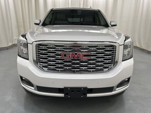 Used 2020 GMC Yukon Denali w/ Denali Premium Package image 38