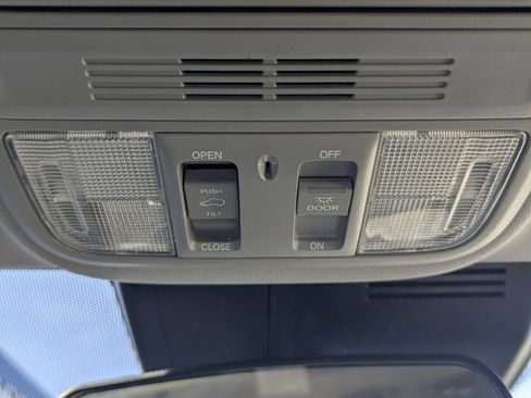 Used 2019 Honda CR-V EX image 41