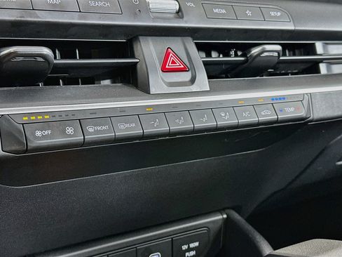 Used 2025 Kia K4 FWD image 23