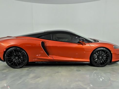 Used 2023 McLaren GT RWD image 11