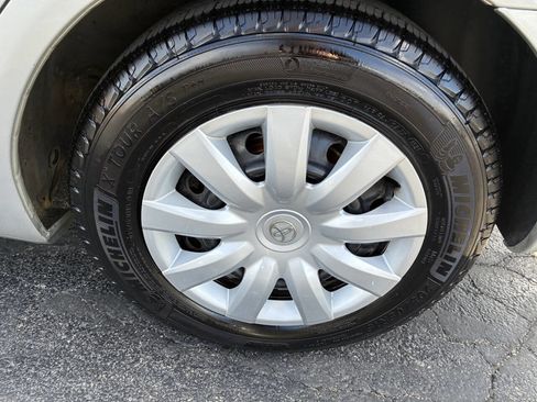 Used 2005 Toyota Camry LE image 27