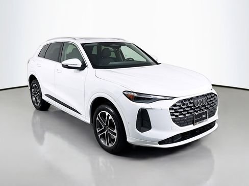 Certified 2025 Audi Q5 2.0T Premium Plus w/ Premium Plus image 7