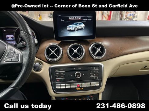 Used 2018 Mercedes-Benz GLA 250 4MATIC image 17