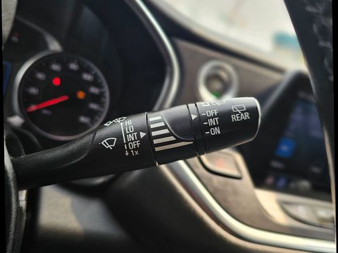Used 2019 Chevrolet Blazer LT image 18